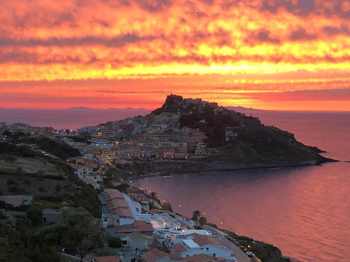 La Tartaruga Spiaggiata - Bilocale Centrale A Pochi Metri Dalla Spiaggia Castelsardo Exteriér fotografie